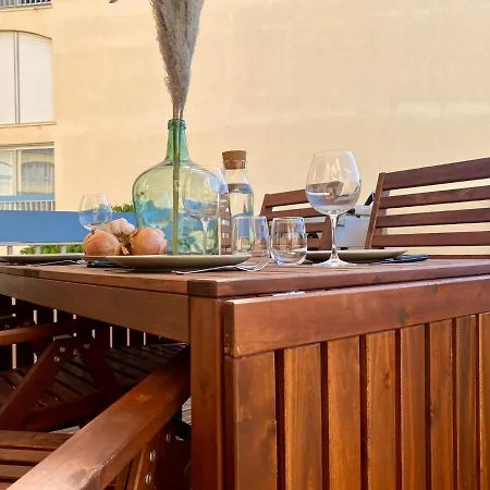 Terrasse Vue Mer 2 Pieces A Avec Piscine Apartment