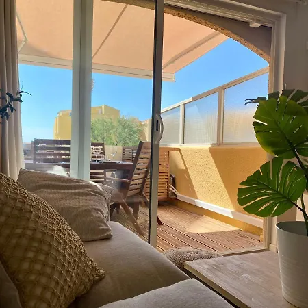 Terrasse Vue Mer 2 Pieces A Avec Piscine