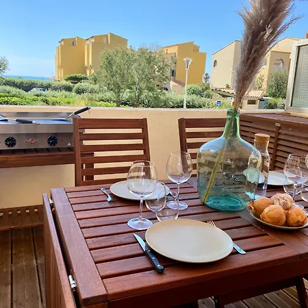 Terrasse Vue Mer 2 Pieces A Avec Piscine Leucate